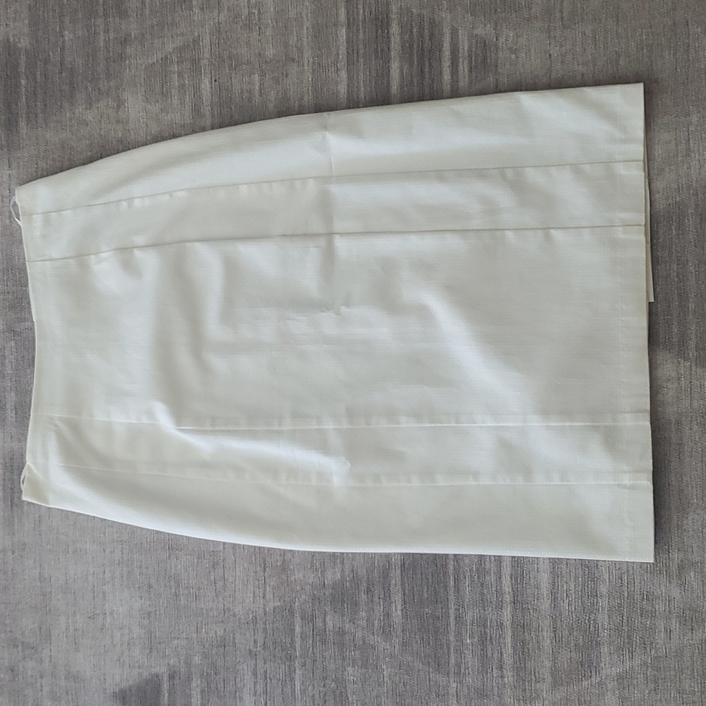 Le Chateau pencil skirt, size 3/4, cream